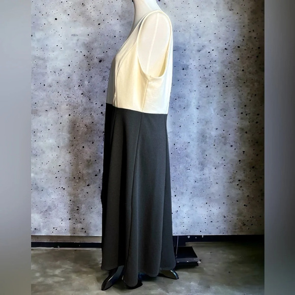 GAP Black and Off-white Fit and Flare, Sleeveless Midi Dress, size 16 - Picture 2 of 7